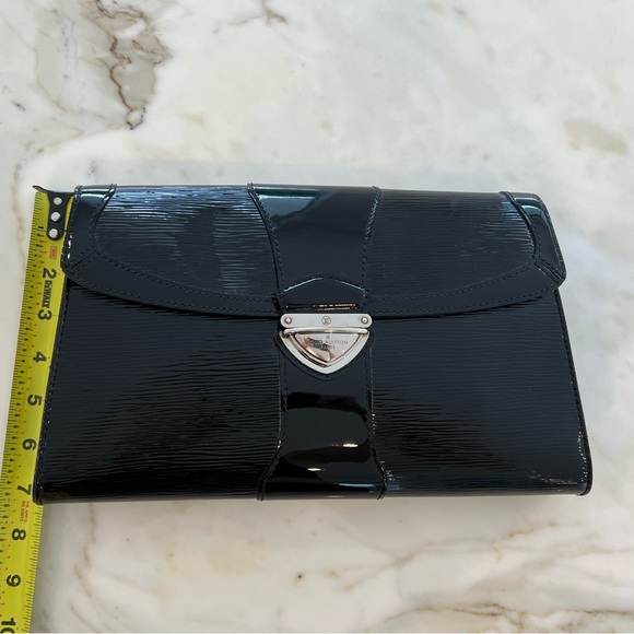 LOUIS VUITTON BLACK PATENT CONVERTIBLE BAG CLUTCH - Picture 12 of 13